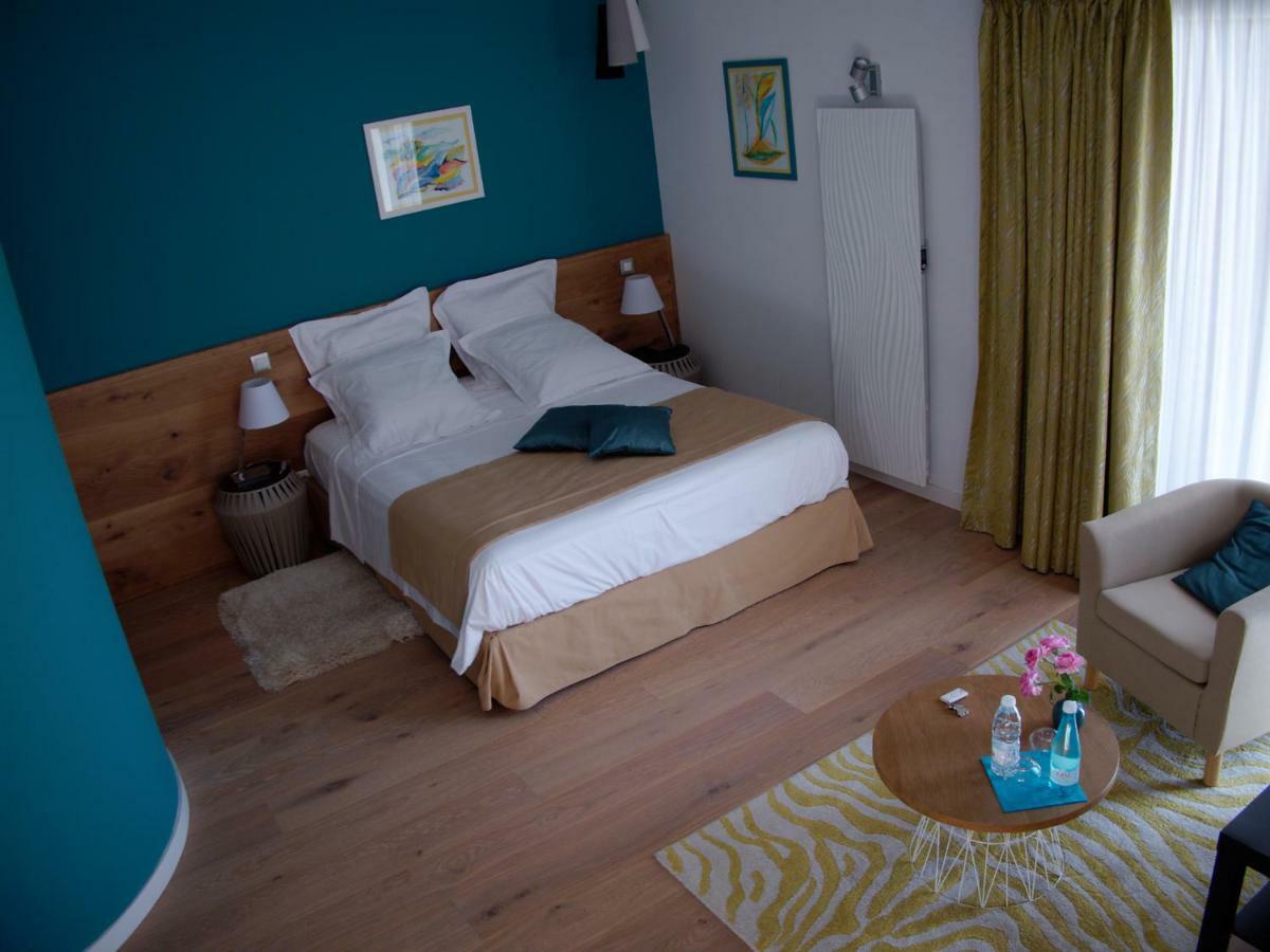Saint-Magne-de-Castillon Les Ambeles B&B 외부 사진